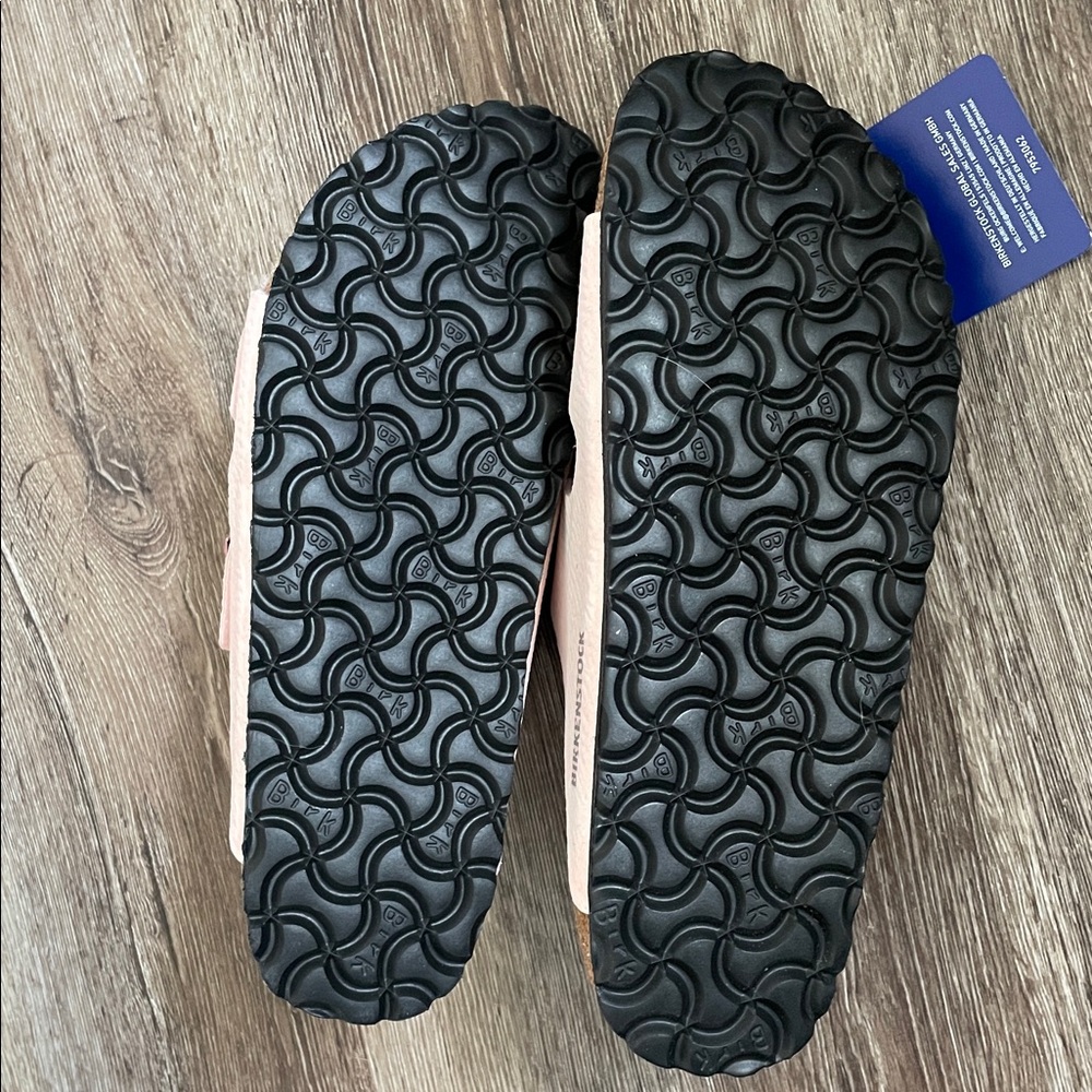 NWT, NWOB, Birkenstock Arizona Shearling Sandals

Desert Dust Light Rose size 38 - Picture 3 of 5